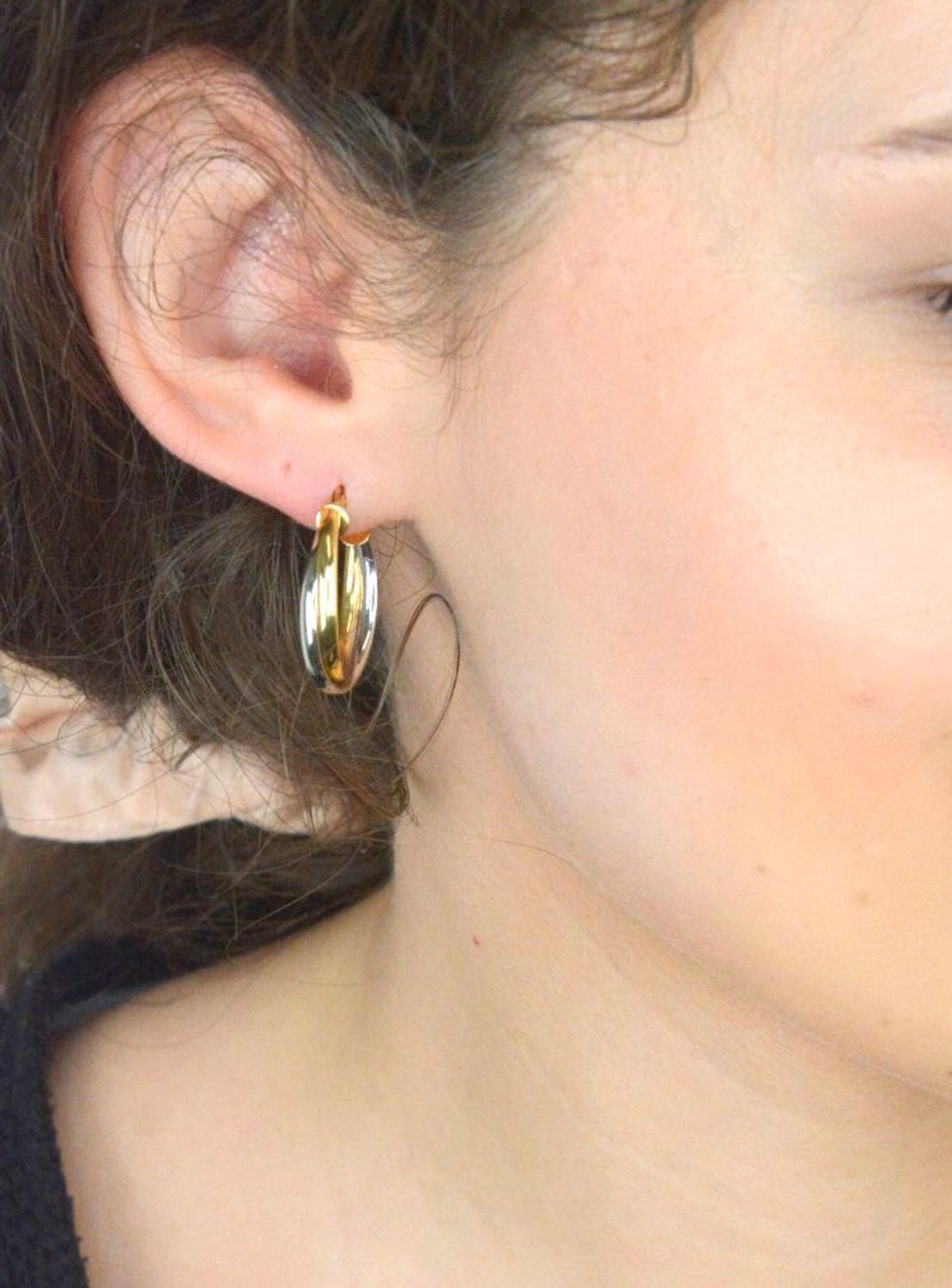 Kolczyki złote owalne połączenie białego i żółtego złota pr 585, KL 4484A Złote wiszące kolczyki owalne – połączenie białego i żółtego złota. Eleganckie i stylowe kolczyki wiszące o owalnym.jpg